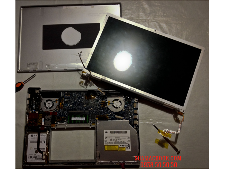 Thay Màn Hình Macbook